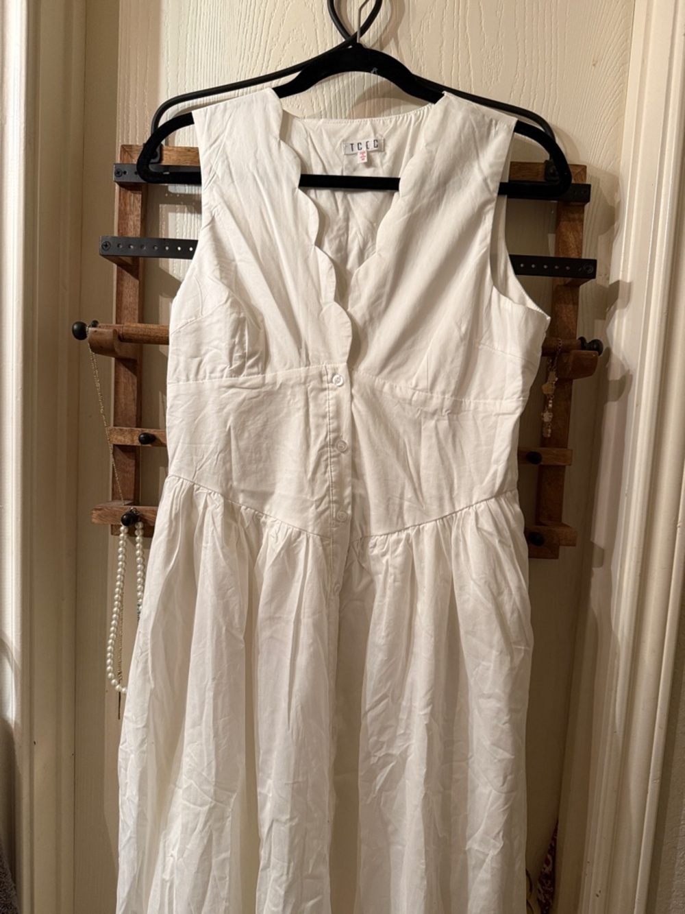 TCEC White Sleeveless Scalloped Midi Dress